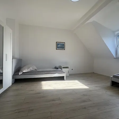 Mieterlux 4-room Near Station 8 Guests
