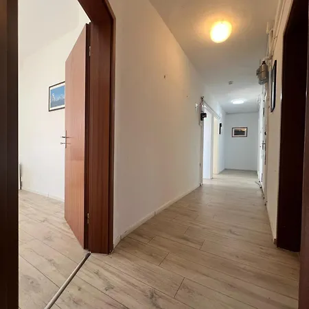 Mieterlux 4-room Near Station 8 Guests Apartmán