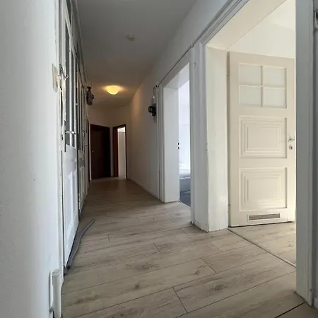 Mieterlux 4-room Near Station 8 Guests דירה אופנבאך